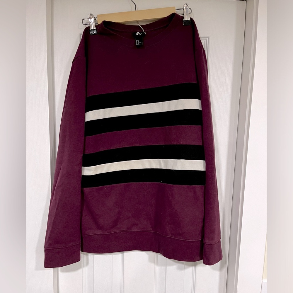 Size M H&M Purple crew neck, white&black patterned stripes very good condition